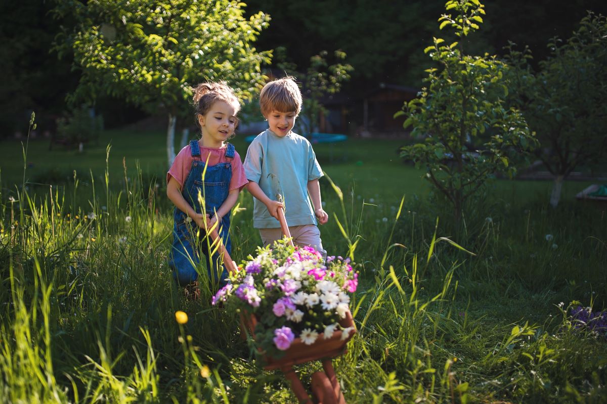 Kinder im Garten beschäftigen: Kreative Ideen für den Hohenl